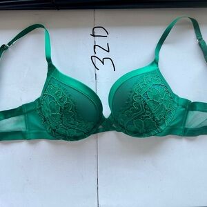 NEW VS Green bra